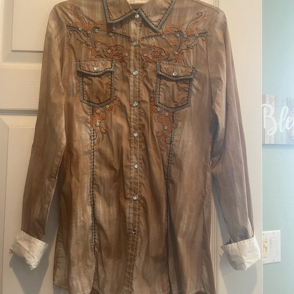 Roar woman’s western/rodeo shirt size medium stretch women’s